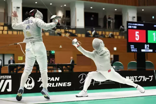 自在の攻めで寄せ付けず＝江村、浮き沈みの一年締める―全日本フェンシング