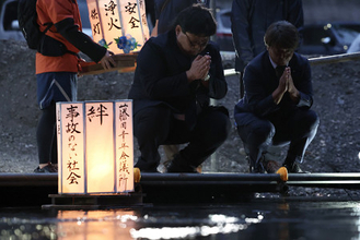神流川で行われた灯籠流し