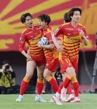 喜ぶ木村ら　Ｊリーグ