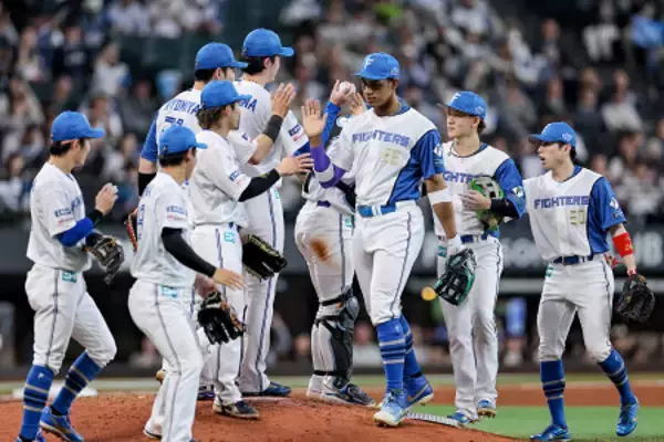 プロ野球・日本ハム５―４西武