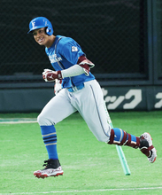勝ち越し打を放った万波