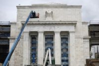 米ＦＲＢ、３会合連続利下げか＝インフレ警戒も雇用弱く―９、１０日にＦＯＭＣ