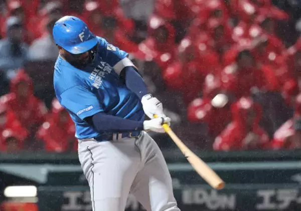 レイエスの同点ソロ　プロ野球