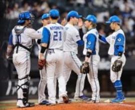 喜ぶ日本ハムナイン　プロ野球