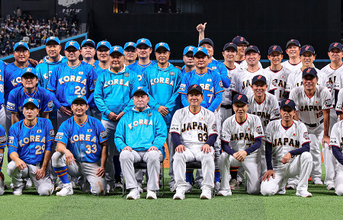日韓代表ＯＢ戦に３万人　野球