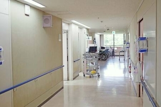 全国の公立病院、厳しい経営＝人口減、物価高で８割赤字