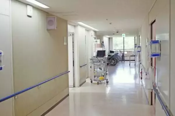 全国の公立病院、厳しい経営＝人口減、物価高で８割赤字