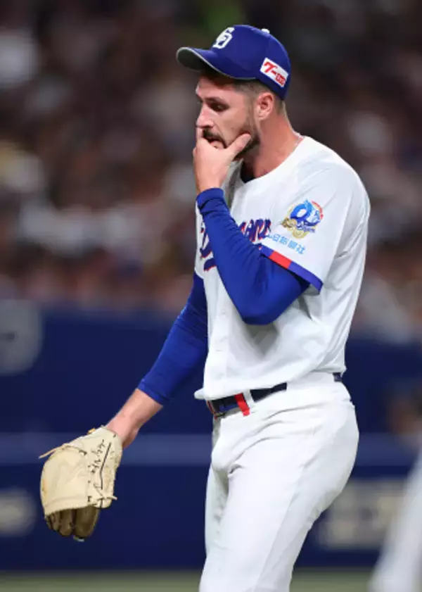 厳しい表情のマラー　プロ野球