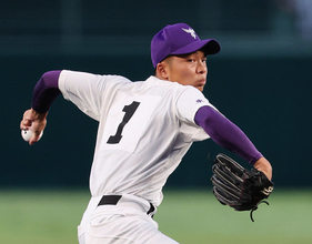関東一先発の石井　高校野球