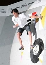 楢崎明智、伊藤ふたばが優勝＝クライミング