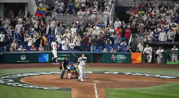 遊飛に倒れた大谷　野球