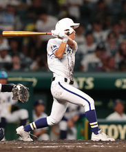 村上の勝ち越し２点二塁打　高校野球