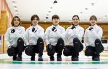 日本女子が練習公開＝カーリング