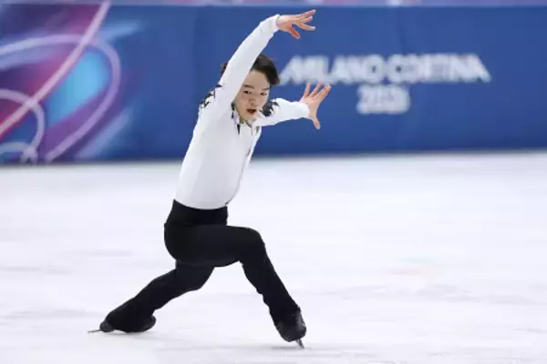 鍵山、ＳＰ２位発進　五輪