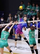 スパイクを放つ北窓