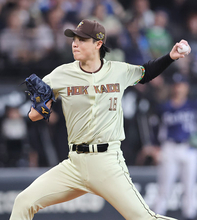 日本ハム先発の山崎　プロ野球