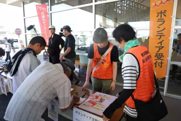 危険な暑さ、断水続く被災地＝初の週末、ボランティア開始―避難９０００人超・熊本震度７