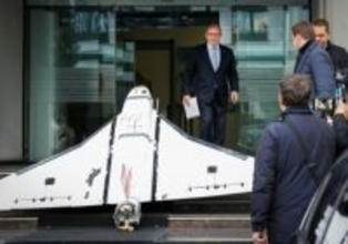 モルドバ、領内に墜落したロシア製無人機を展示 大使召喚し抗議
