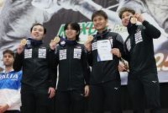 男子フルーレ３位の日本