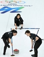 日本女子、早くも正念場＝勝敗分けた精度の差―カーリング〔ミラノ・コルティナ五輪〕