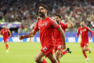 喜ぶラシュダン　Ｗ杯サッカー