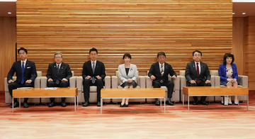 消費減税法案を閣議決定