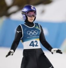 ２回目の飛躍を終えた高梨　五輪