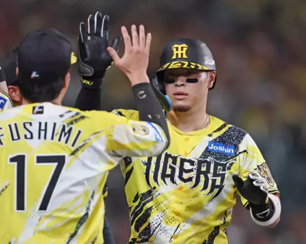 先制ソロの佐藤　プロ野球