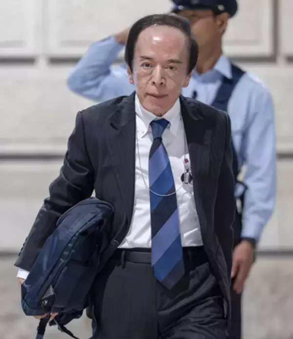 日銀、金利据え置き決定＝物価見通し、２６年度２．８％に上げ―３委員が利上げ提案