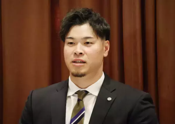 佐藤、総額５億円で更改　プロ野球