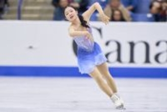 演技する中井　スケートカナダ