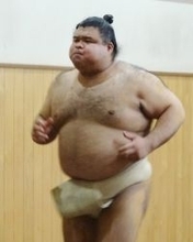 高安、年男に発奮　大相撲