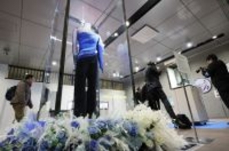 羽生さんの震災後の歩みを振り返る展示