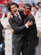 喜ぶ田中氏　Ｊリーグ