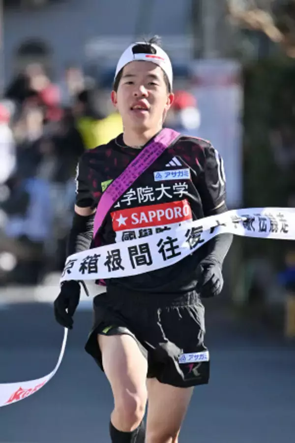 ゴールする国学院大の高石　箱根駅伝