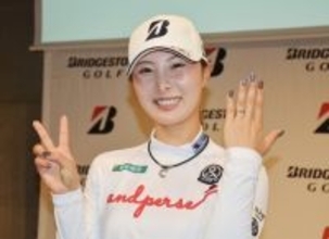 笑顔の鶴岡　ゴルフ