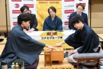 藤井聡太六冠が棋王も防衛＝かど番から逆転、４連覇―将棋