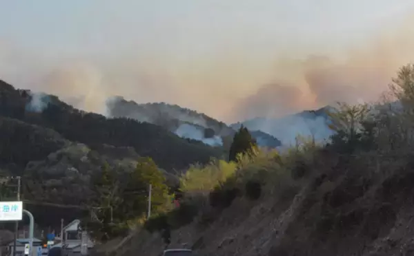 山林火災、降雨も鎮圧に至らず＝１６００ヘクタールに拡大―岩手・大槌町