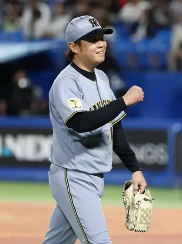 笑顔の西勇　プロ野球