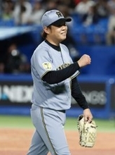 笑顔の西勇　プロ野球