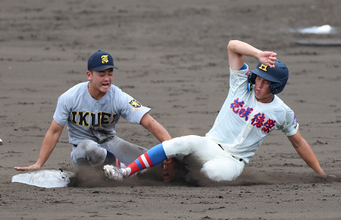 市村がけん制アウト　高校野球