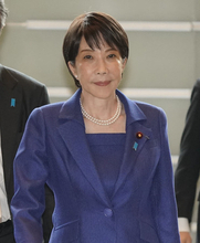 内閣支持率４２％に下落