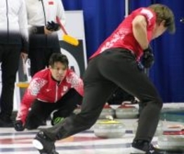 日本男子、３位でプレーオフへ