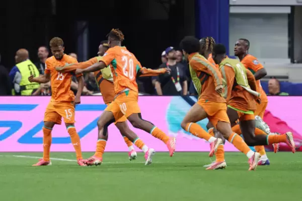 喜ぶディアロ　Ｗ杯サッカー