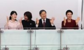 天皇ご一家、デフリンピック水泳観戦