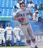 「生還した慶大の一宮　東京六大学野球」の画像1