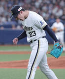 「ファンも待ちわびた１球＝オリックスの吉田、復帰初戦で好救援―プロ野球」の画像1