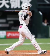 柳田の適時二塁打　プロ野球