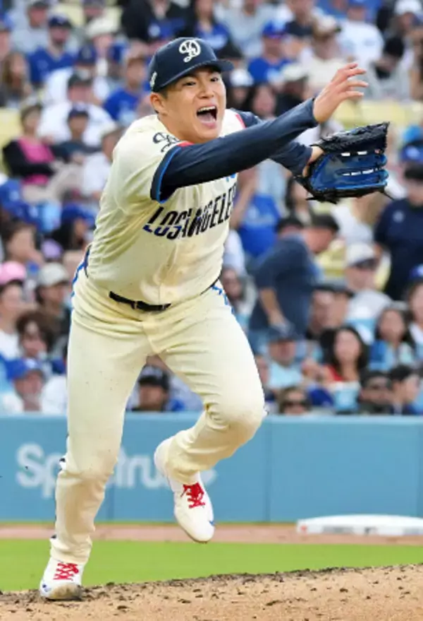 打球に反応する山本　大リーグ