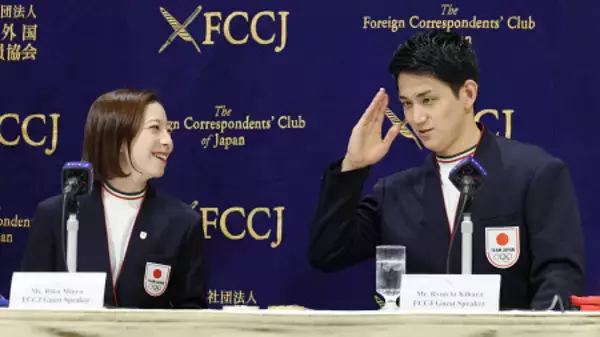 会見する「りくりゅう」　五輪